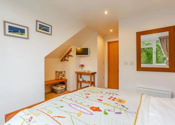 Urquhart Bay B&B