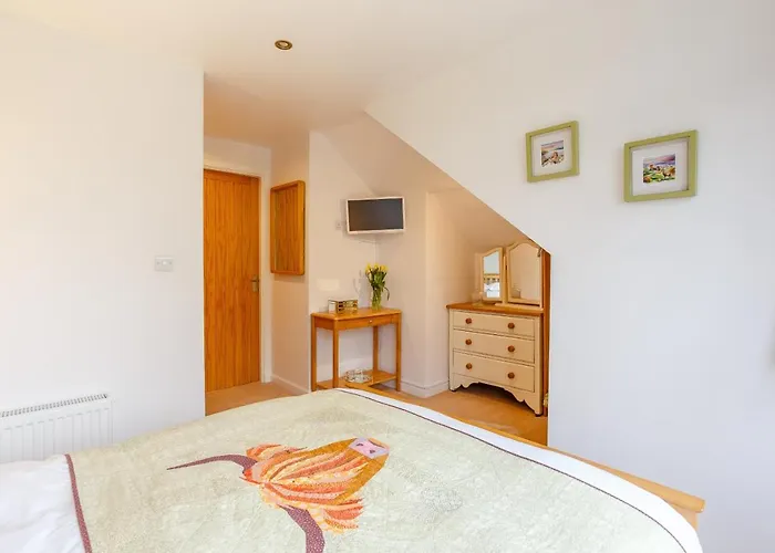 Urquhart Bay B&B