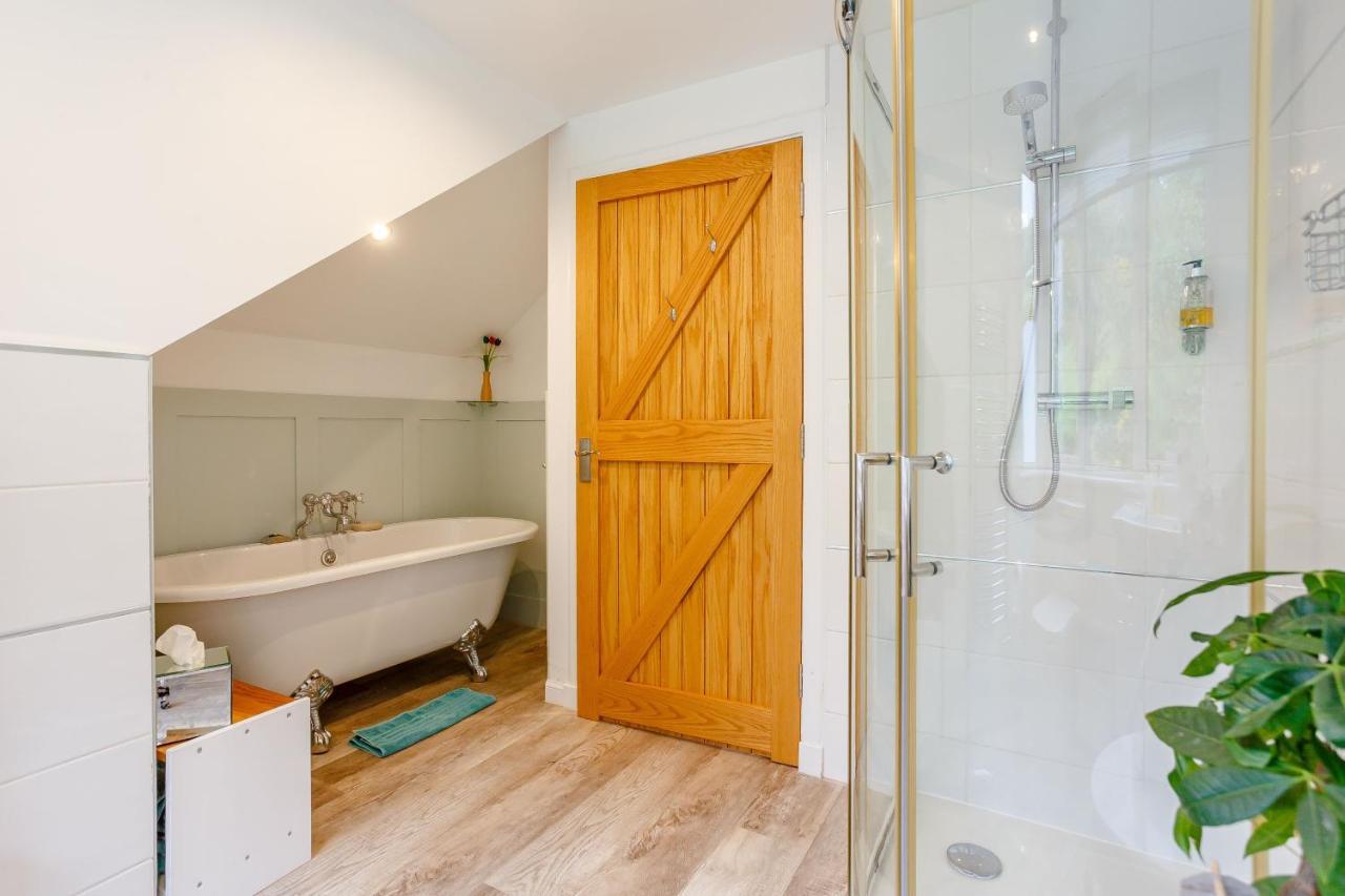 Urquhart Bay Bed & Breakfast